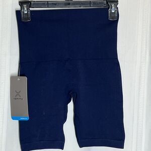 Homma yoga biker shorts size S/P Navy Blue Waist 24 New